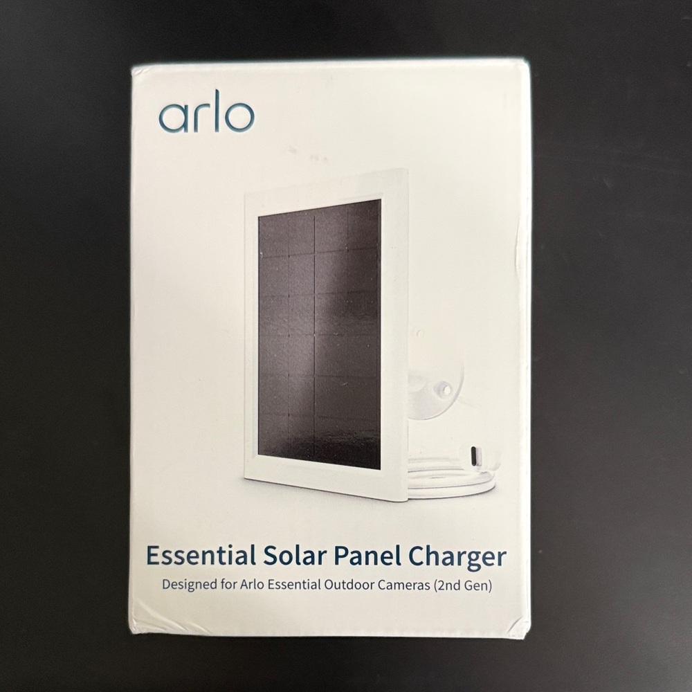 Arlo White Essential Solar Panel Charger